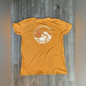 Rip Curl Large tshirt mustard yellow